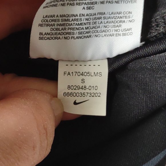 Nike Drifit Capri (black) - Picture 5 of 5